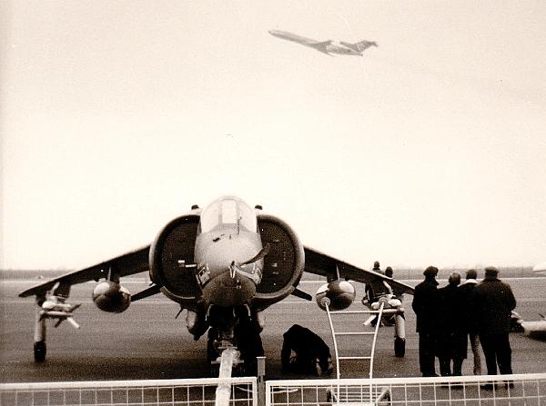 D-1968_72___HAWKER_HARRIER_.jpg