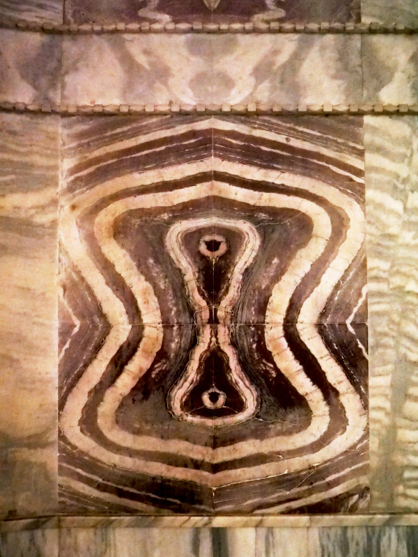 P2708811a