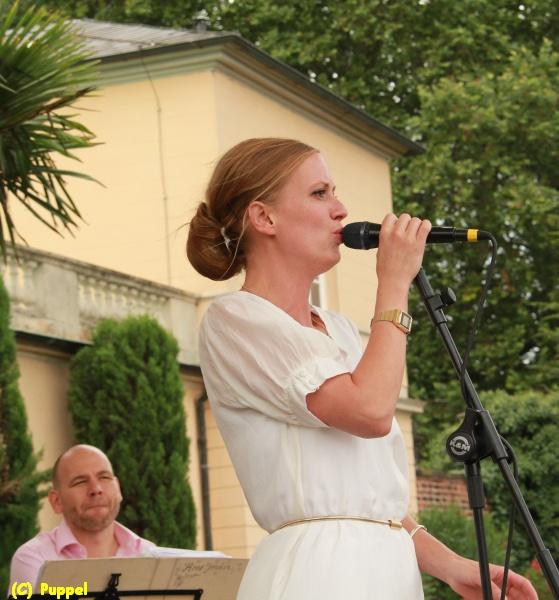 D-R5122-IMG_9014-5a.jpg