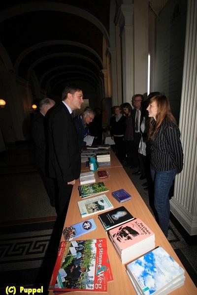 D-V7062-IMG_4375-5.jpg