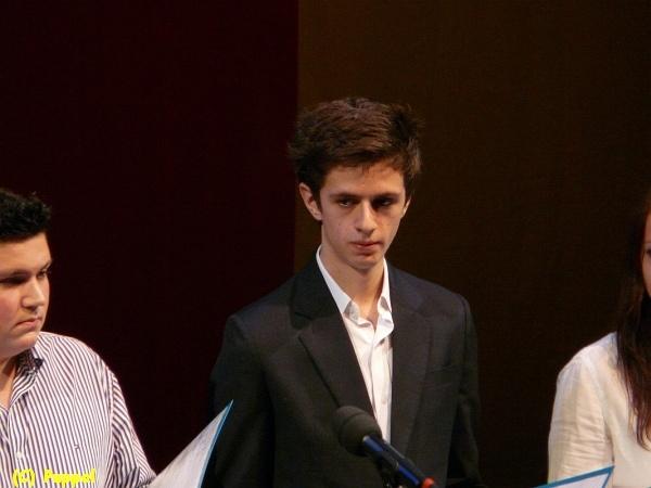 D-V7600-P7640923-8.jpg