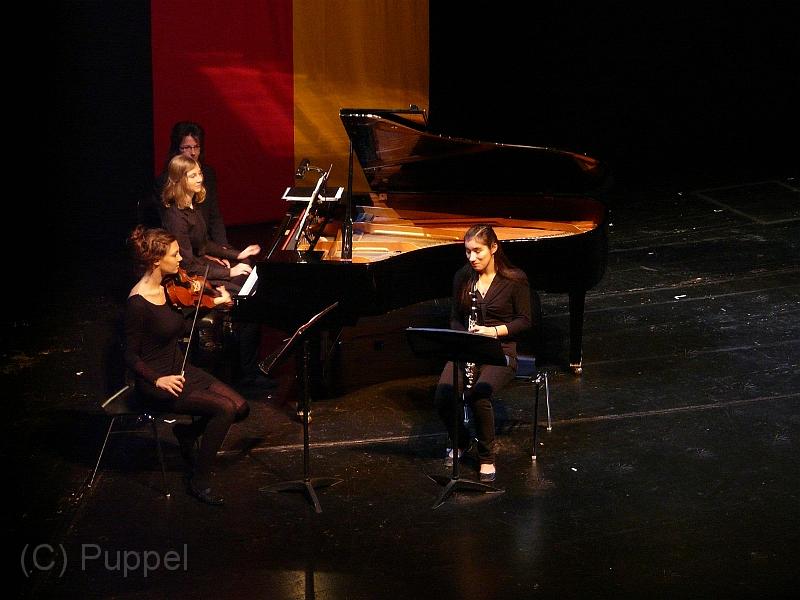 D-J3288-P9840675-8.JPG