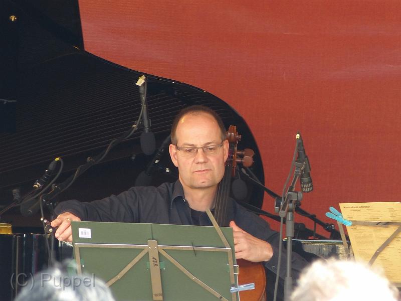 D-Q2217-P1640542-1.JPG
