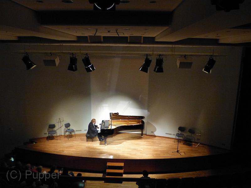 D-Q2697-P1650020-1.JPG