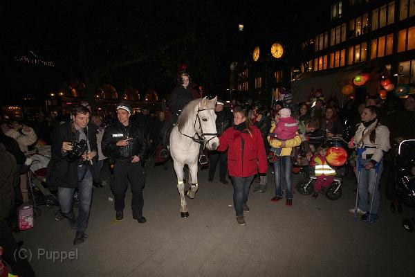 D-D6112-IMG_0112-5a.jpg