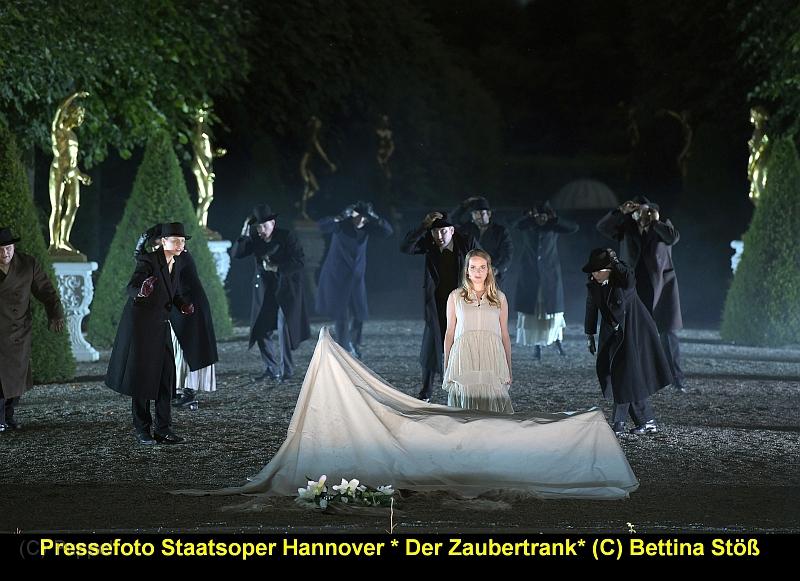 QPressefoto_C_Bettina_Stoess_1-.jpg