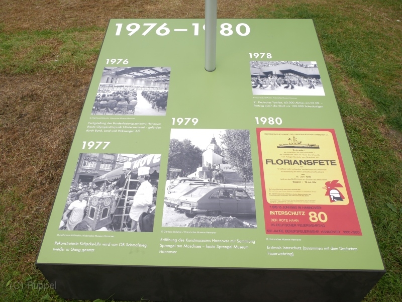 P9880121-1976.JPG